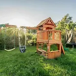 Finnish-inspired Log Near סלאגלסה