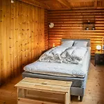 Finnish-inspired Log Near בית נופש סלאגלסה