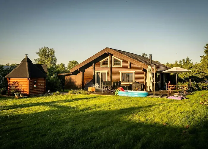 Finnish-inspired Log Near Feriehus